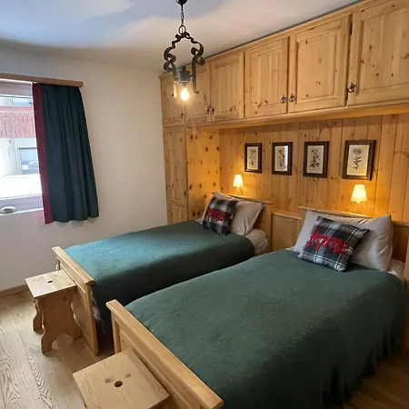 Chesa Ruinatsch 50 Apartman *